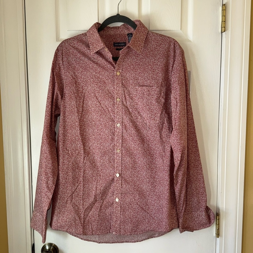 NWOT Van Heusen Men’s Button Up